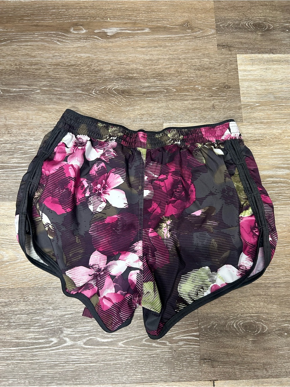 The North Face Womens Medium Athletic Training Running Flash Dry Shorts Floral